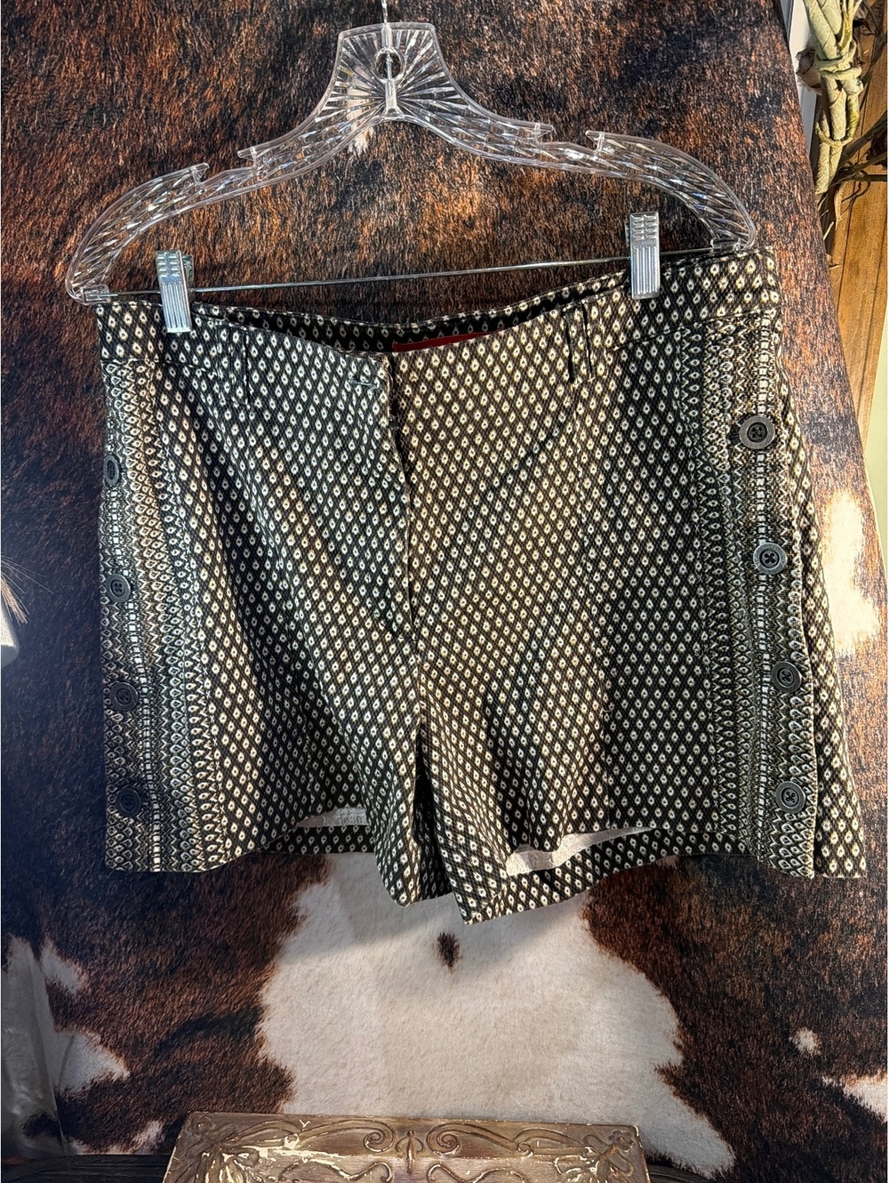 Cartonnier Black and Beige Patterned Shorts with Side Buttons